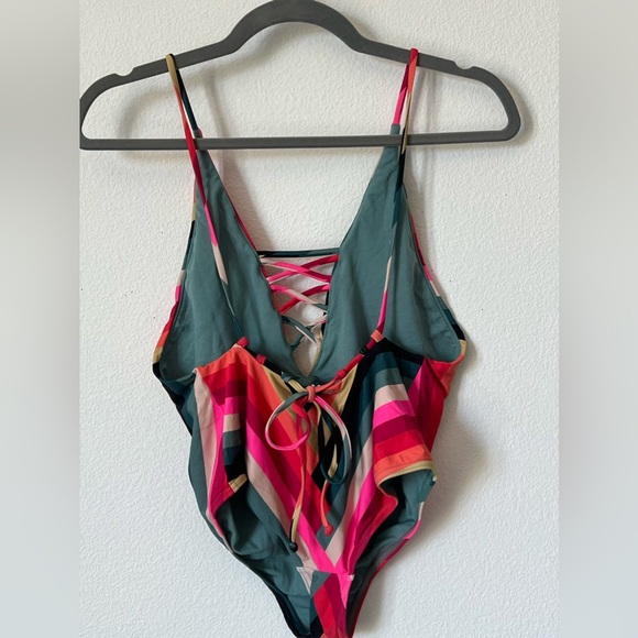 Billabong Color Spell One Piece Swimsuit Sz Small NWOT - Picture 4 of 5